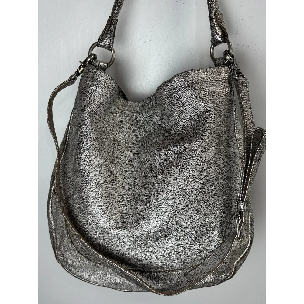 Frye Melissa Hobo Bag Silver Metallic Leather Magnetic Close Top Handle Purse